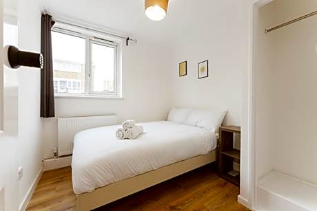 Double Room with Shared Bathroom Room 4