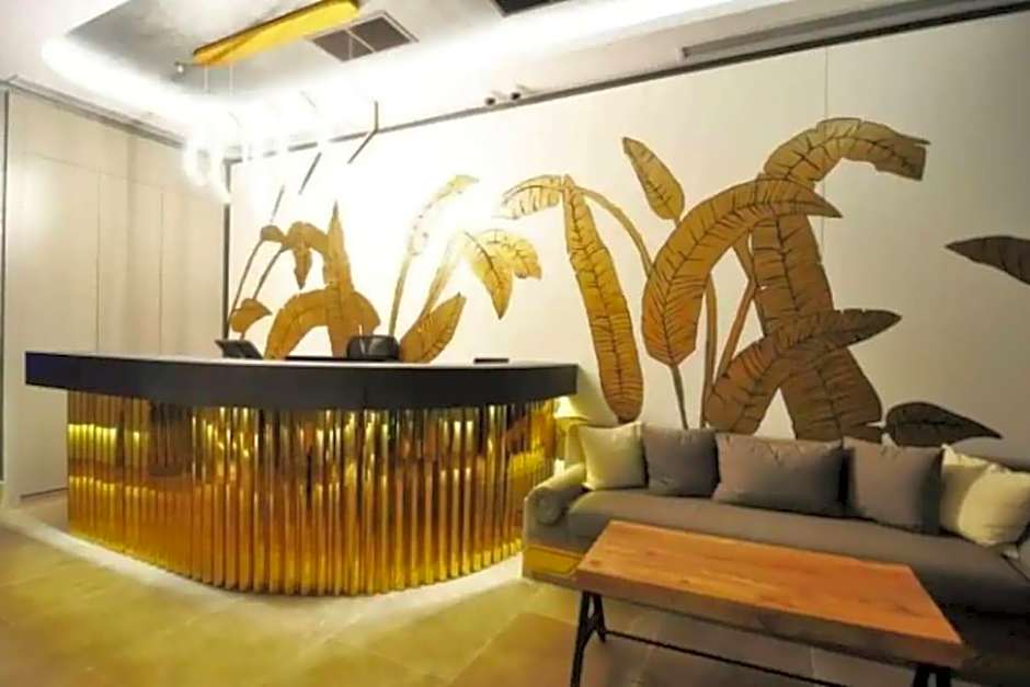 Live lavishly balcony 30 plus floor