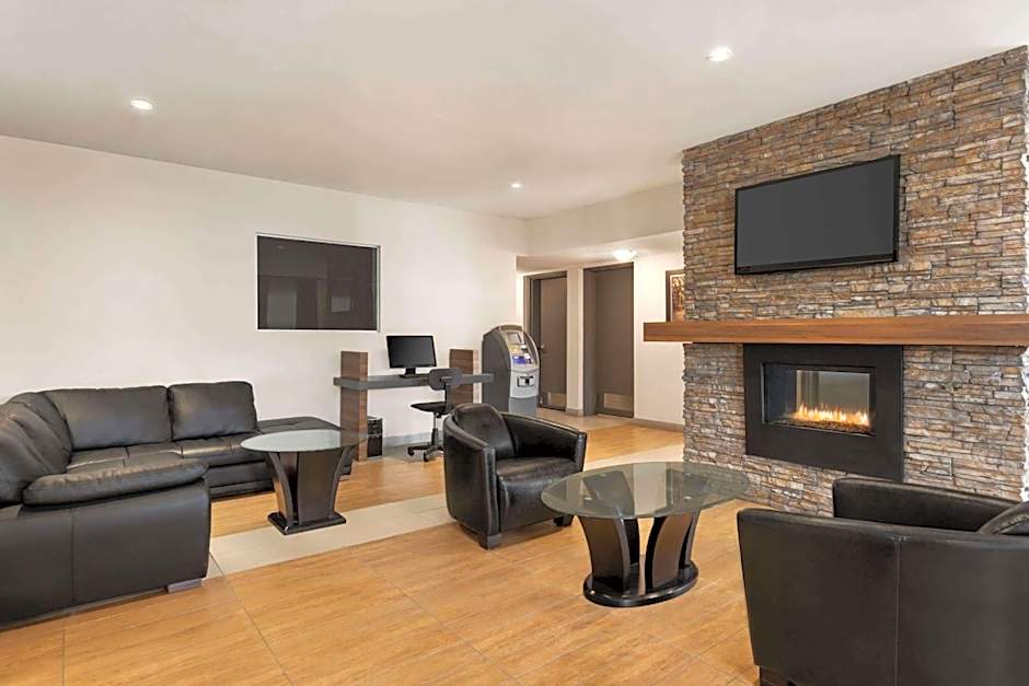 Days Inn by Wyndham Montreal East