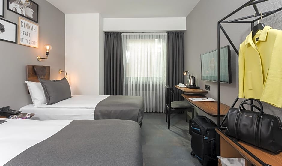 Photo 1 of 11 of Standard Twin Room