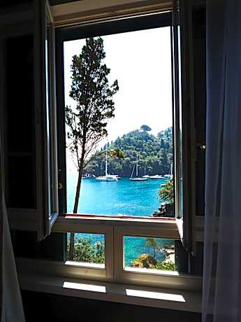Deluxe Double or Twin Room with Sea View