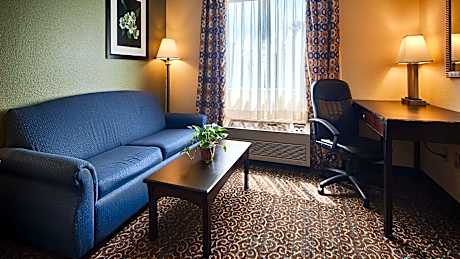 1 Queen bed, Roll in Shower