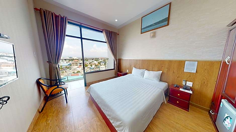 MOON HOTEL