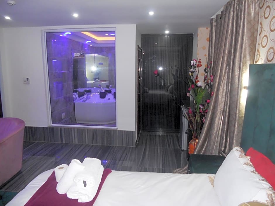 Gold Crown International Hotel