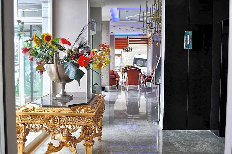 Grand Atakum Hotel