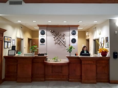 Merit Hotel & Suites