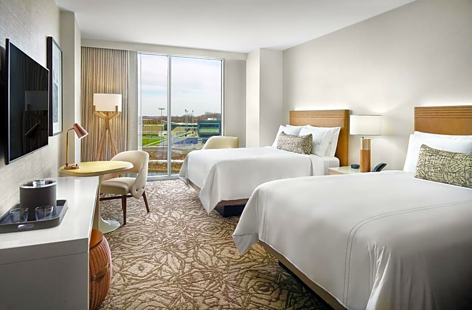 Omni Viking Lakes