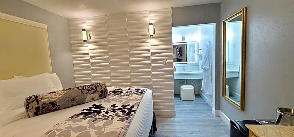 Dragonfly Inn & Suites