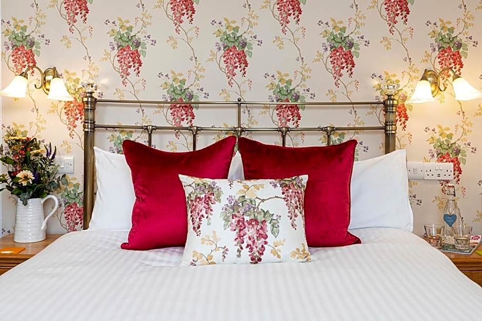 Zdjęcie 1 z 4 — 1 King Bed