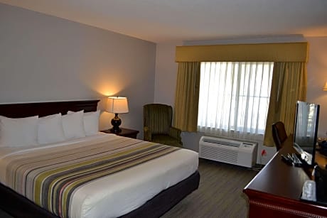 1 Queen Bed, Suite, Nonsmoking