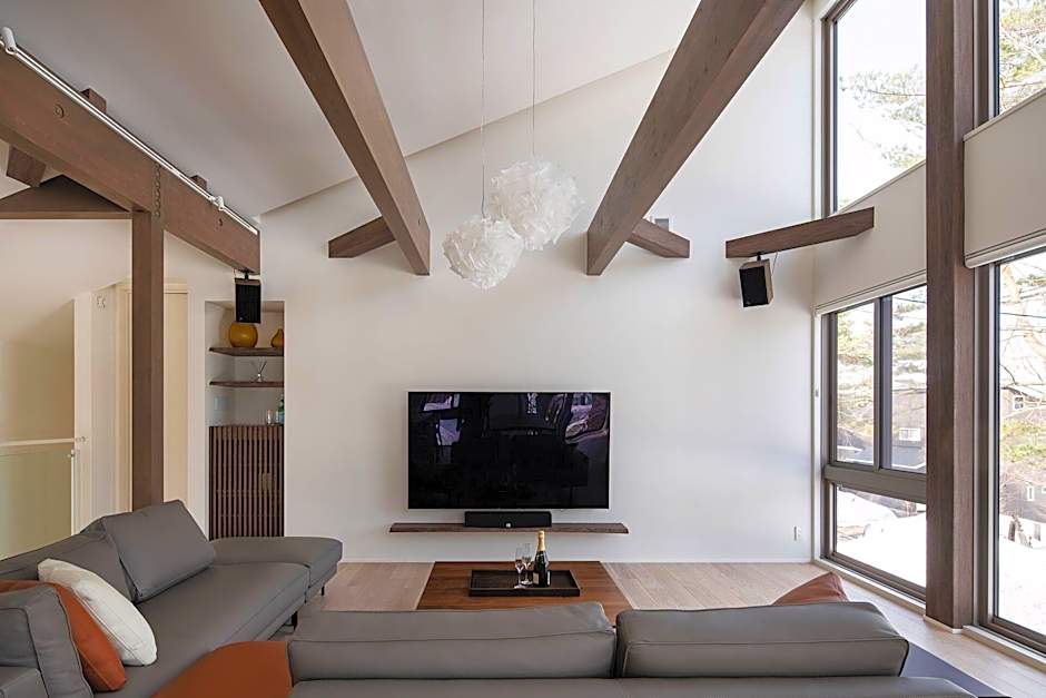 Silver Maple Chalet