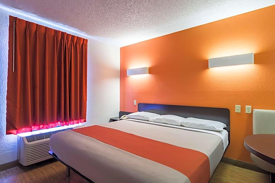 Motel 6-Arkadelphia, AR