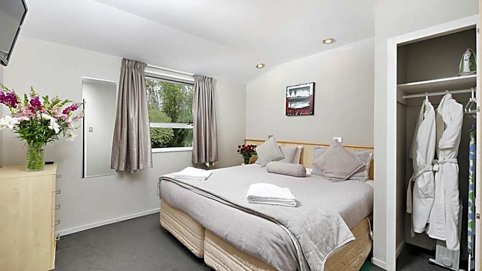 Arthur's Court Motor Lodge