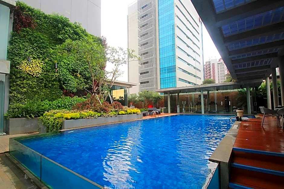 Ra Premiere Simatupang