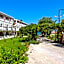 Belussi Beach Hotel & Suites