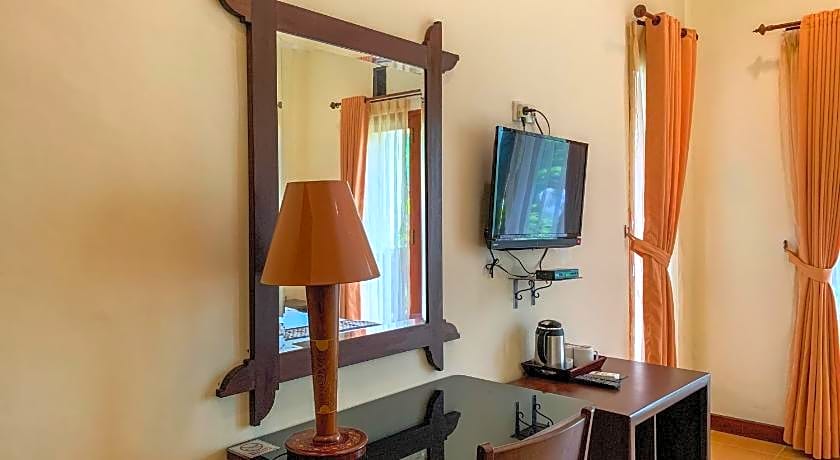 OYO 261 Sasono Putro Guest House