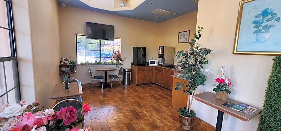 Regency Inn & Suites By Capital O Houston IAH Airport