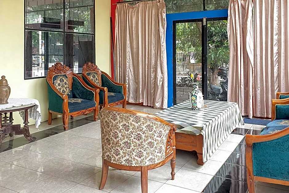 Bromo 22 Homestay Syariah near Terminal Bayuangga Probolinggo Mitra RedDoorz