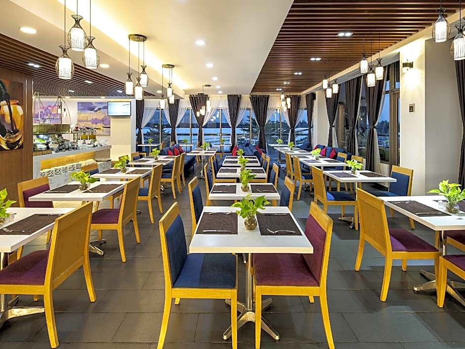 Ibis Saigon South Hotel