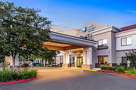 Best Western Valencia/Six Flags Inn & Suites