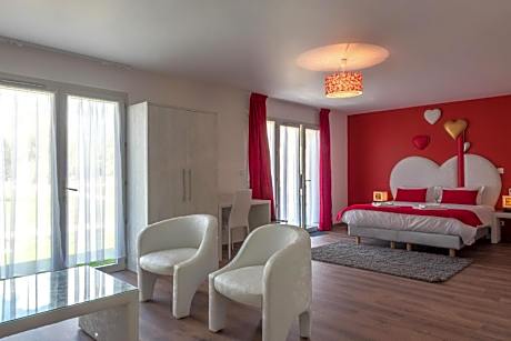 Deluxe Suite with Spa Bath