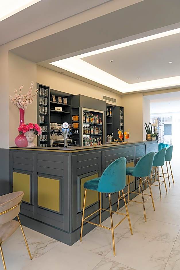 Cavour 30TRE - Hotel Moderno