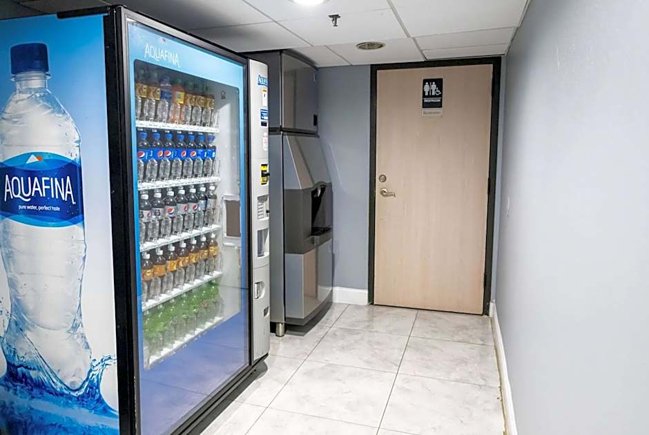 Days Inn by Wyndham College Park Atlanta Airport South