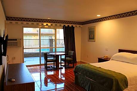 Double Room with Two Double Beds - Smoking