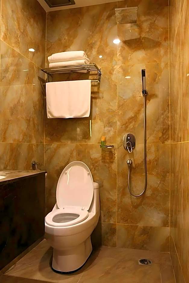 Golden Valley Hotel