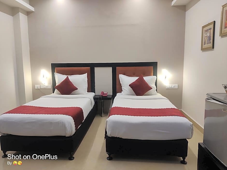 Hotel Delphi Grand Hyderabad - Hi-Tech City, Perfect for Business & Comfort