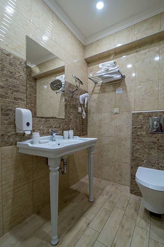 Sunny Castle Hotel - All Inclusive, Beach and Free parking