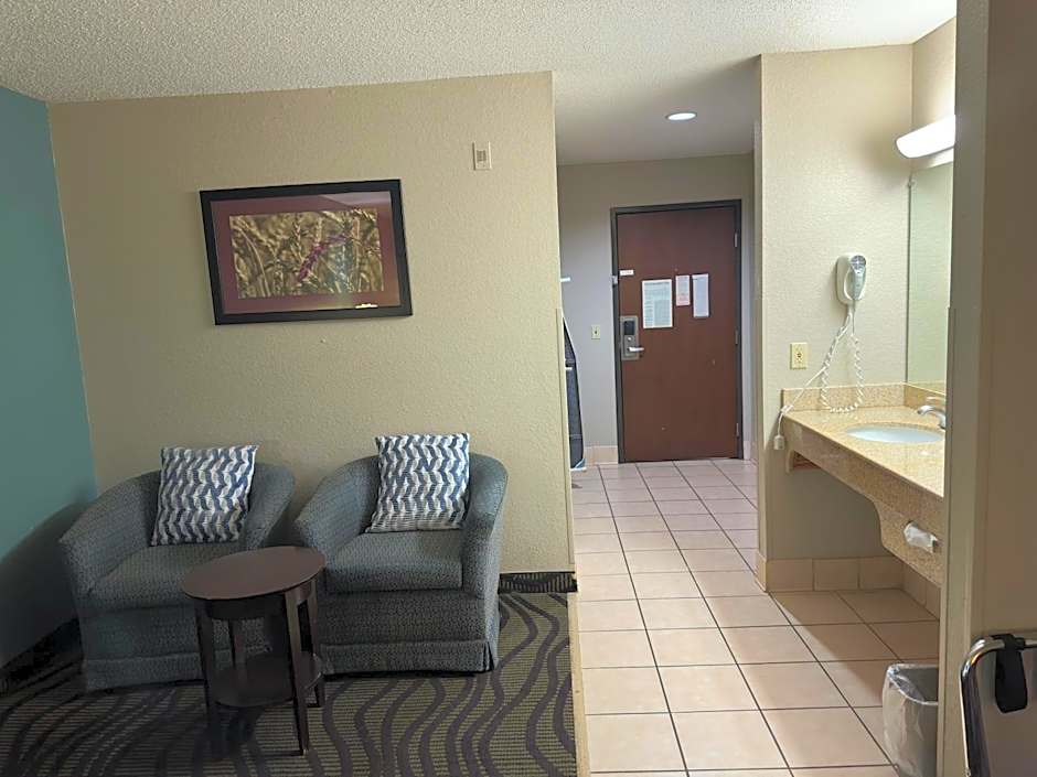 Baymont Inn & Suites by Wyndham Lincoln NE