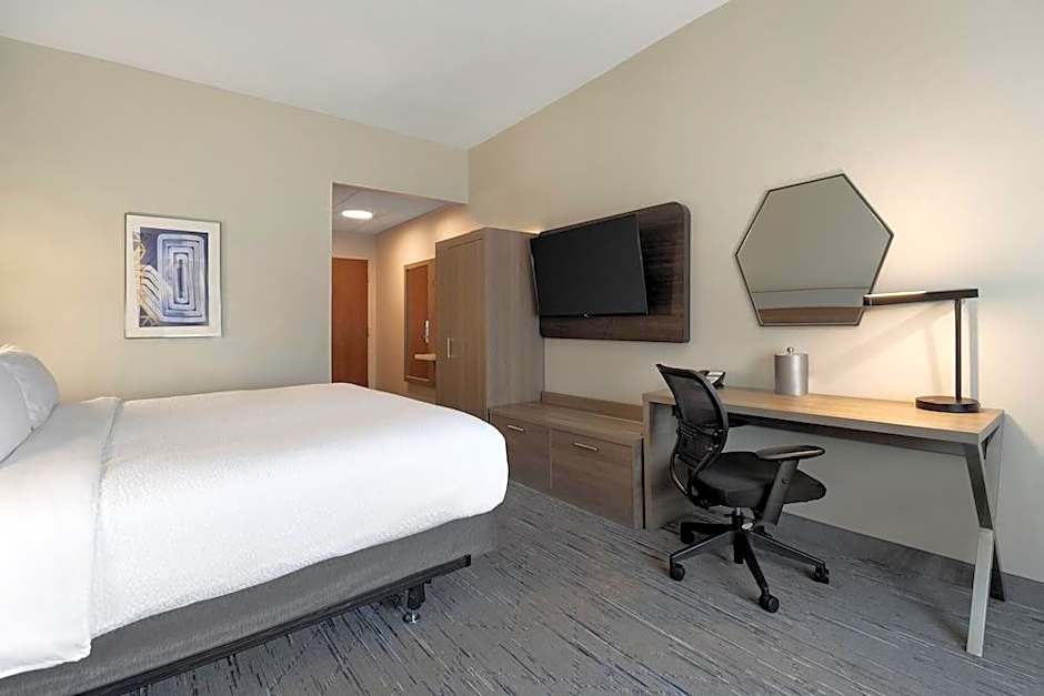 Holiday Inn Express Hotel & Suites Saginaw By IHG
