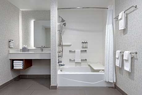 Standard King Room with Mobility Accessible Tub