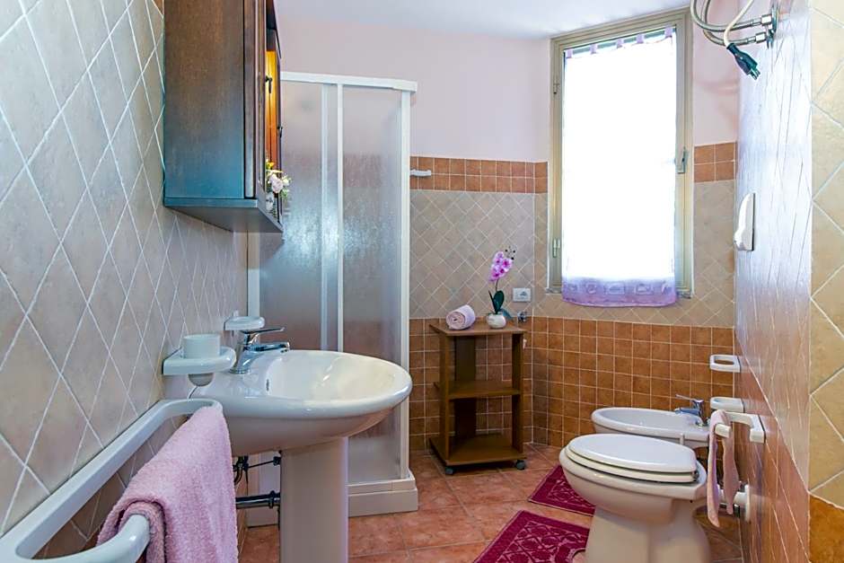 Appartamenti in Villa con ampio giardino esterno