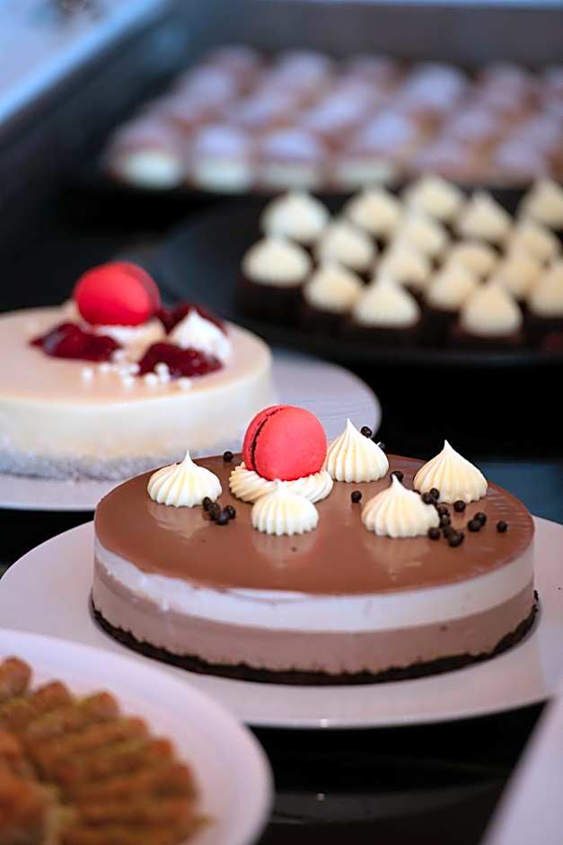 Bitzaro Grande Hotel & Suites