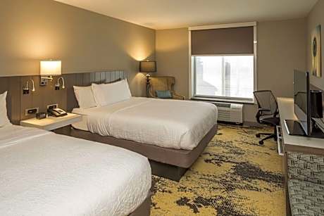 Queen Room with Two Queen Beds - Hearing Access