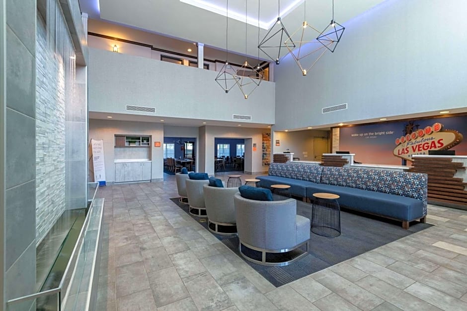 La Quinta Inn & Suites by Wyndham Las Vegas Airport South