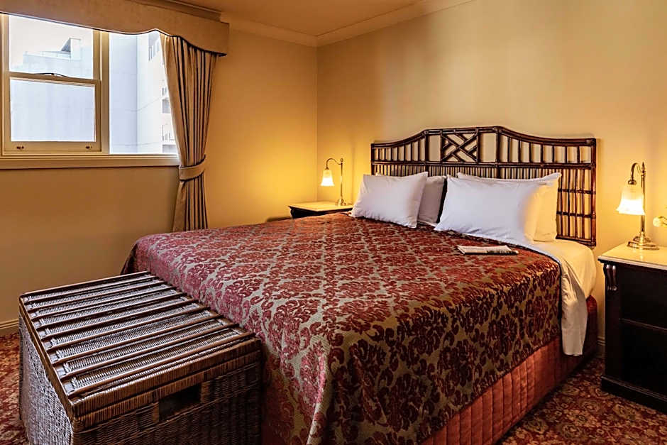 Hadley's Orient Hotel