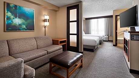 Two Double Beds High Floor (with sofa bed)
