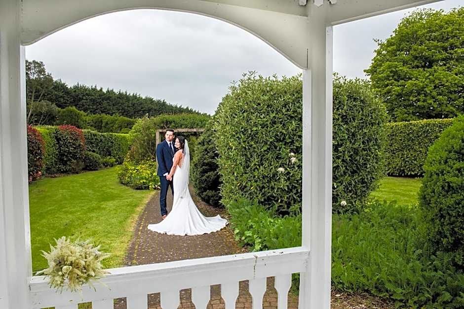 La Mon Hotel & Country Club