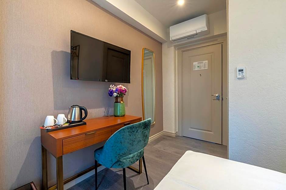 Smart and Simple Hotel Karakoy