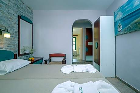 Connecting Room