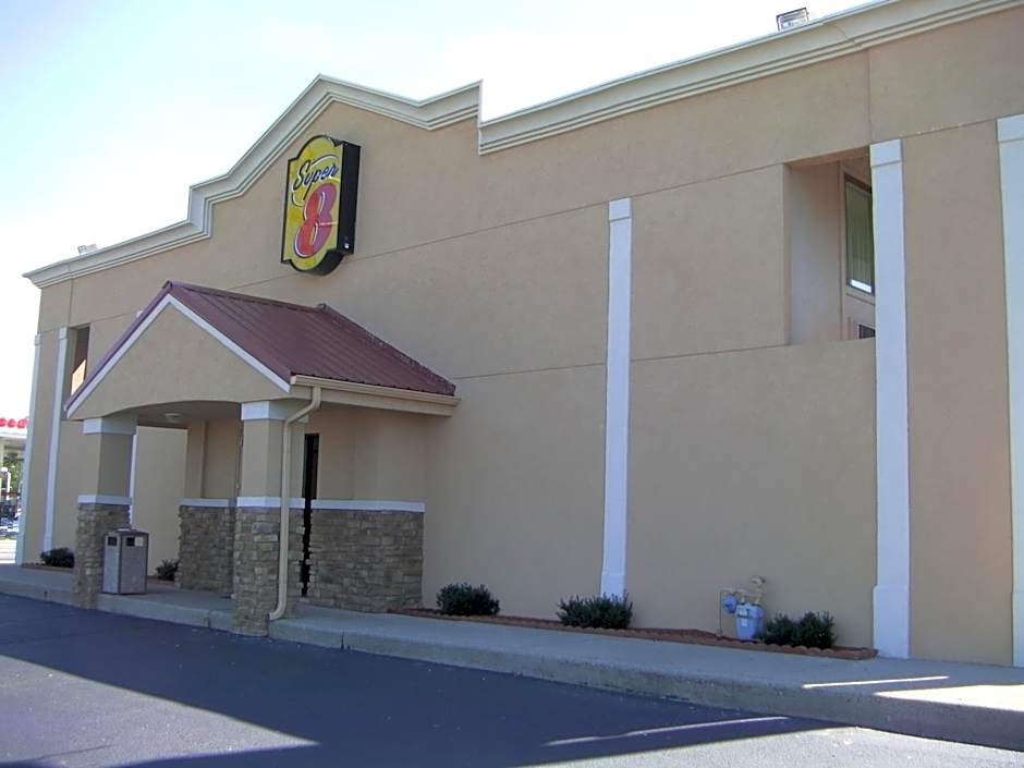 Super 8 by Wyndham Lafayette / Purdue Area