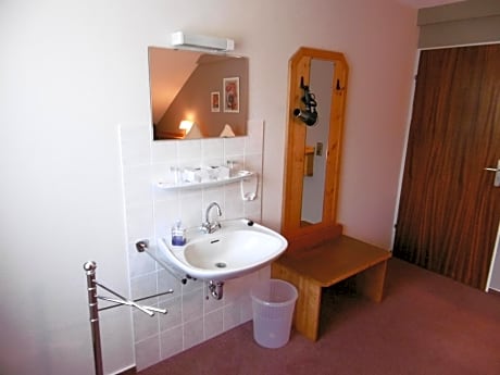 Economy Double Room with Shared Bathroom