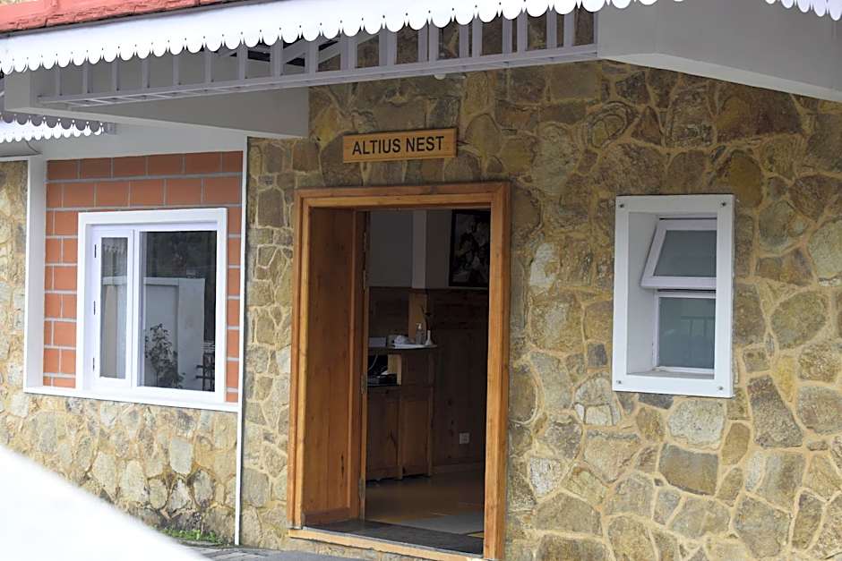 Altius Nest Hotel