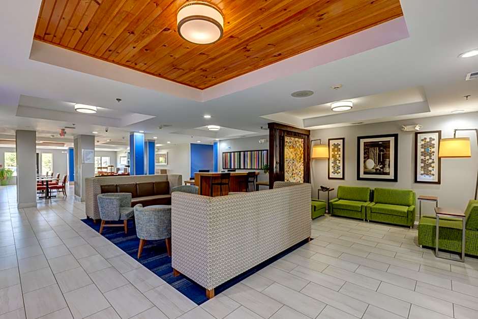 Holiday Inn Express & Suites Shelbyville Indianapolis by IHG