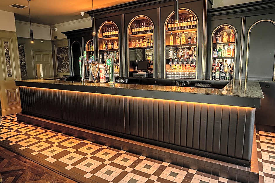 Crover House Hotel & Golf Club