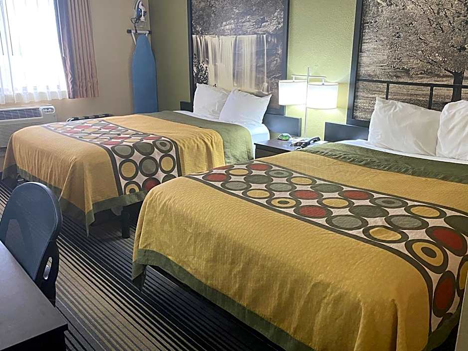 Photo 1 of 6 of 1 Queen Bed, Nonsmoking