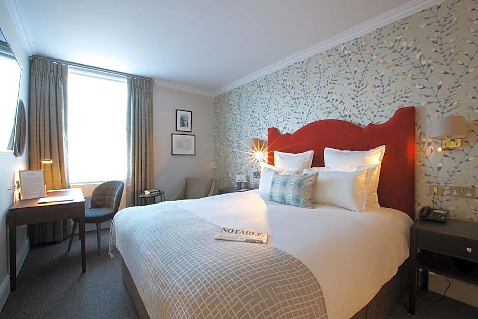 54 Queen's Gate Hotel